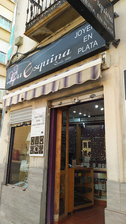 Fachada de La Esquina de la Plata en la Av. Alcalde José Victori Goñalons de Ceuta